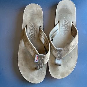 Rainbow Flipflops -gray/brownish- 10.5 inches but fit like a ladies 8/9